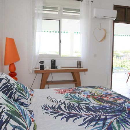 Villa Theo , Chambre D'Hotes , Petit Dejeuner, Table D'Hotes Sainte-Anne  Kültér fotó